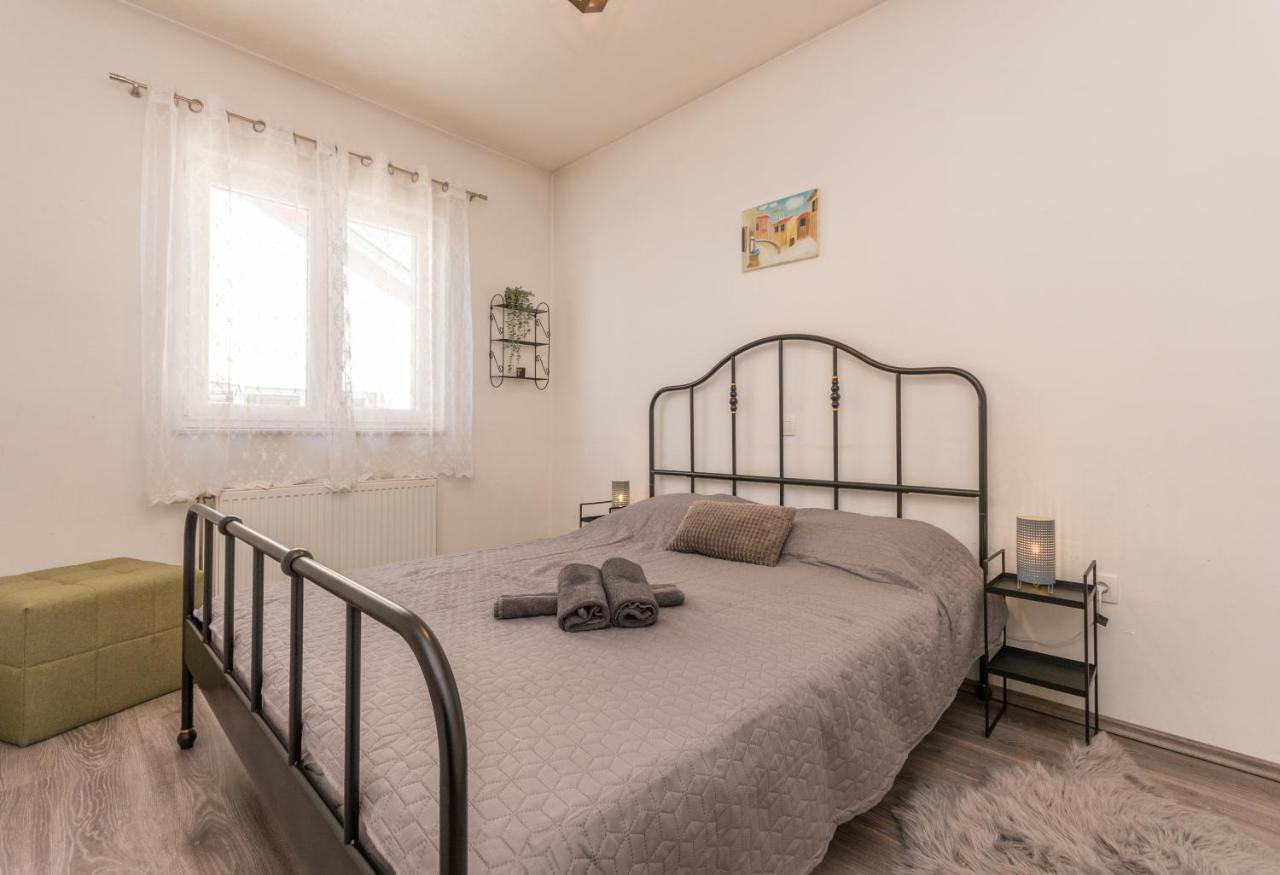 Villa Lucija Biograd Na Moru Eksteriør billede